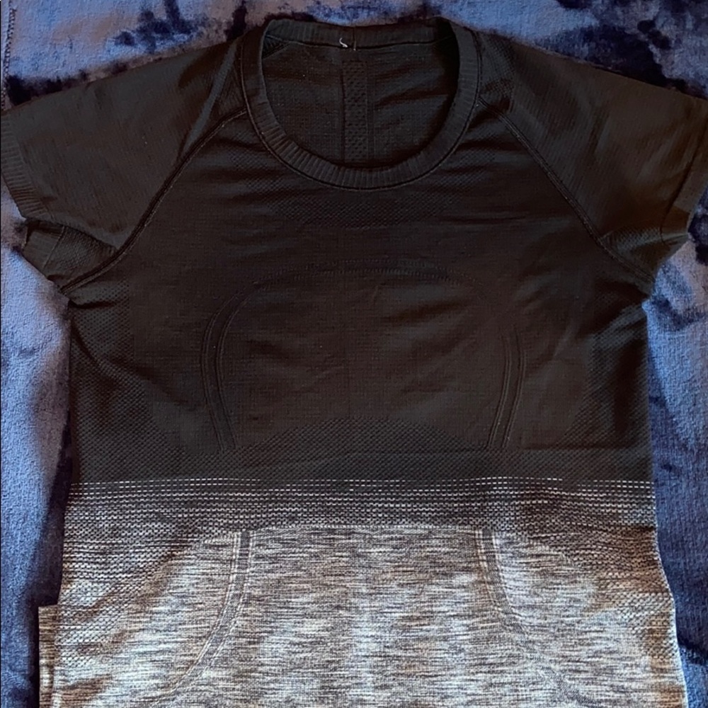 -Lululemon- black & grey short sleeve shirt